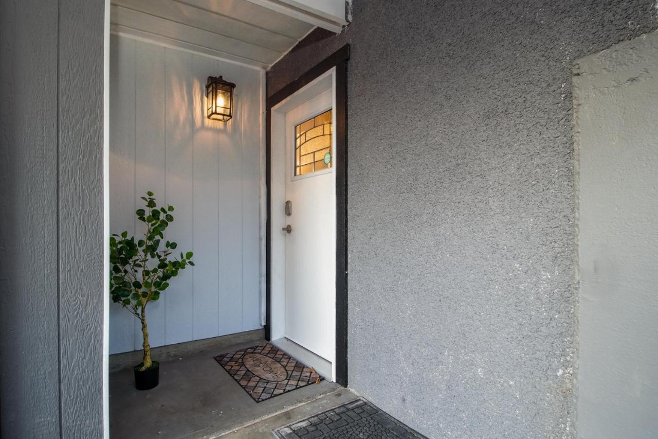 Bright Private Suite Near Departure Bay Beach นาไนโม ภายนอก รูปภาพ
