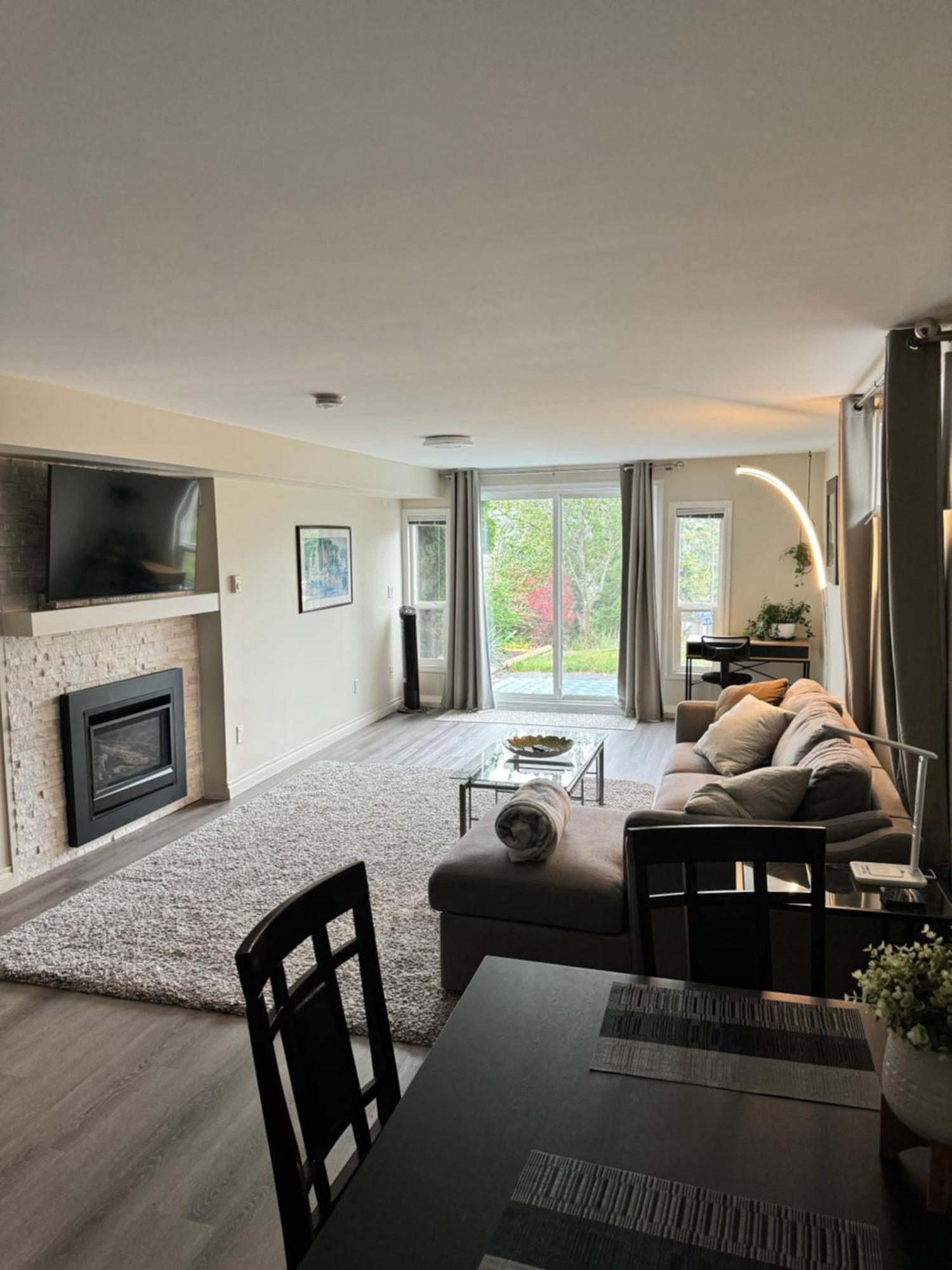 Bright Private Suite Near Departure Bay Beach นาไนโม ภายนอก รูปภาพ